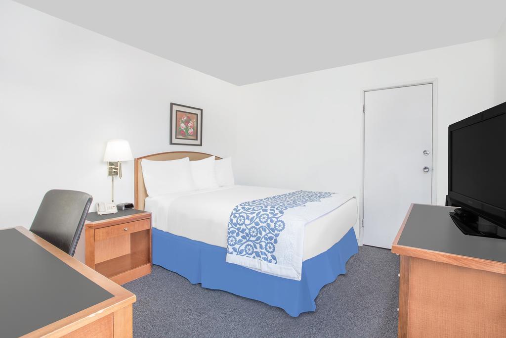 Days Inn By Wyndham Emporia Exterior foto